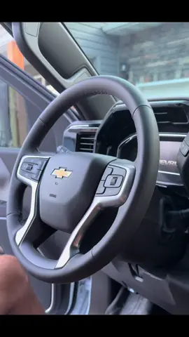 ✨ Installing our leather steering wheel cover! You want it tight — a loose cover can be dangerous. 💪 These are made to fit standard wheels perfectly. 🚗💨 Preorder is open now (just search “preorder” on our website) and more designs are coming soon! 🌸🖤