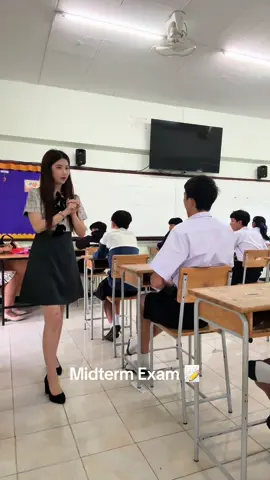 มาโรงเรียน:  มาสอน ❌  มาเล่นกะเพื่อนม.6/9 ✅