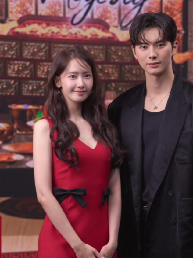 Yoona and Lee Chaemin for Netflix Press Conference #yoona #leechaemin #bonappetityourmajesty #thetyrantschef 