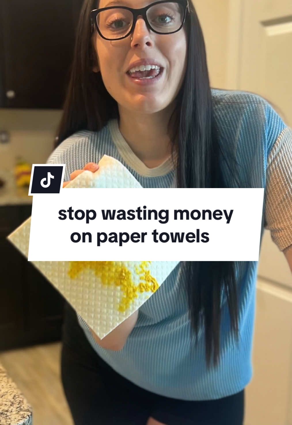 swedish dishcloths are the perfect replacement for papertowels and even baby wipes for cleaning up after meal time! #housecleaningessentials #stayathomemom #swedishdishcloth #cleaninghacks #frugalliving 