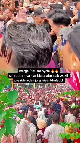 gimana gak tambah seneng idolaku pak wakil presiden dan aisahar khaledd di sambut antusias oleh warga Riau 🔥🔥 #pacujalur2025  #masukberanda  #wakilpresiden  #aisarsultanmalaysa  #aisarkhaledd 