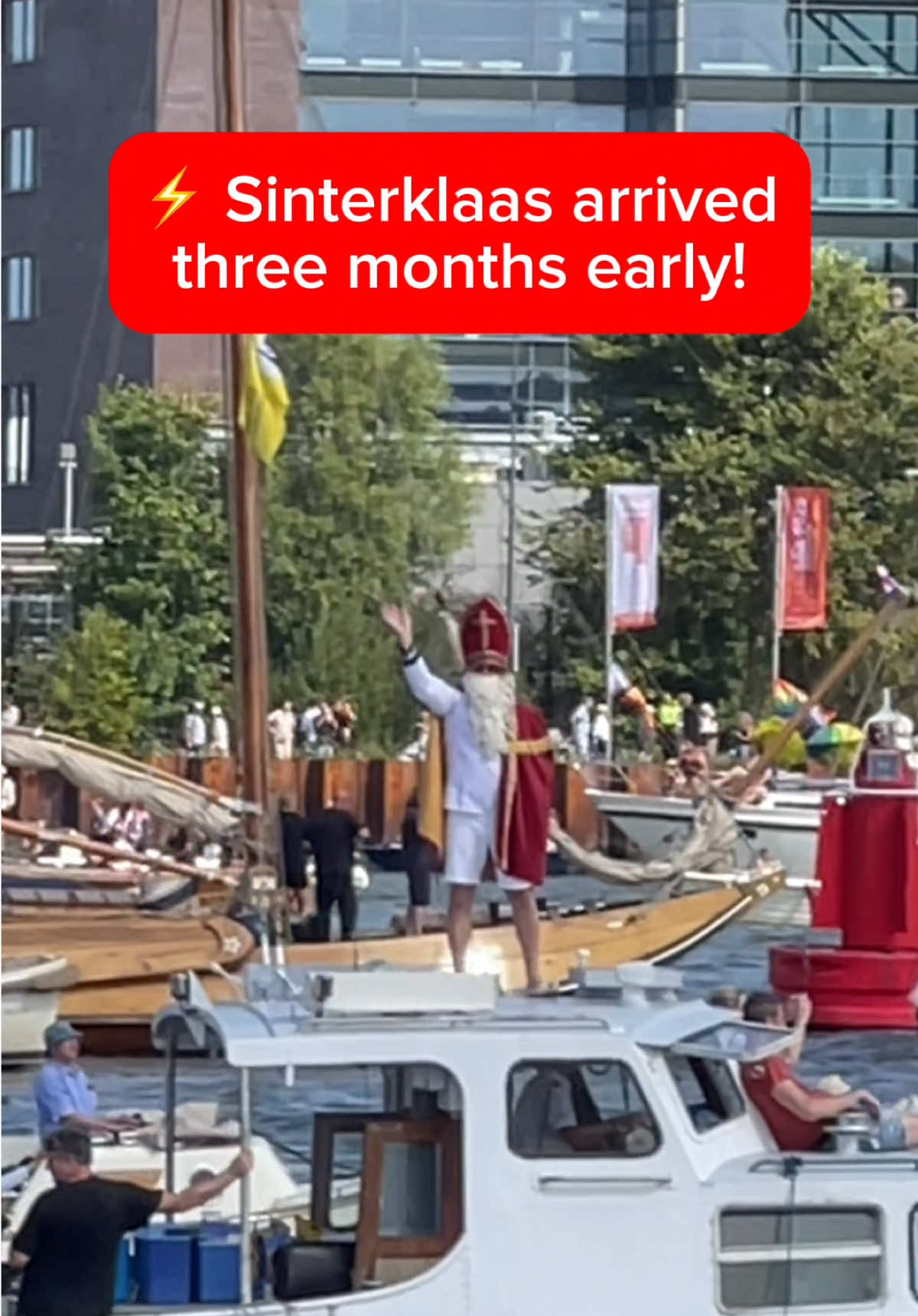 Sinterklaas also want to see SAIL Amsterdam! #sailamsterdam2025 #amsterdam #netherlands #sinterklaas 
