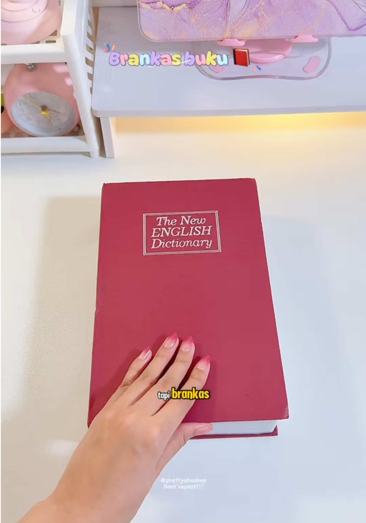 Wah unik bgt ya brankasnya, benar2 kaya buku asli😍📕 #brankas #brankasbuku #brankasuang 
