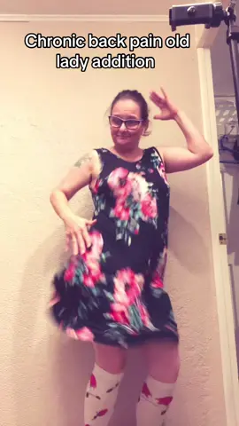 How do you get your behinds to do that? I got the junk but it don’t move up and down.  I wish I was a good dancer :( #fyp #cantdance #chronicpain #oldlady #fyppppppppppppppppppppppp 