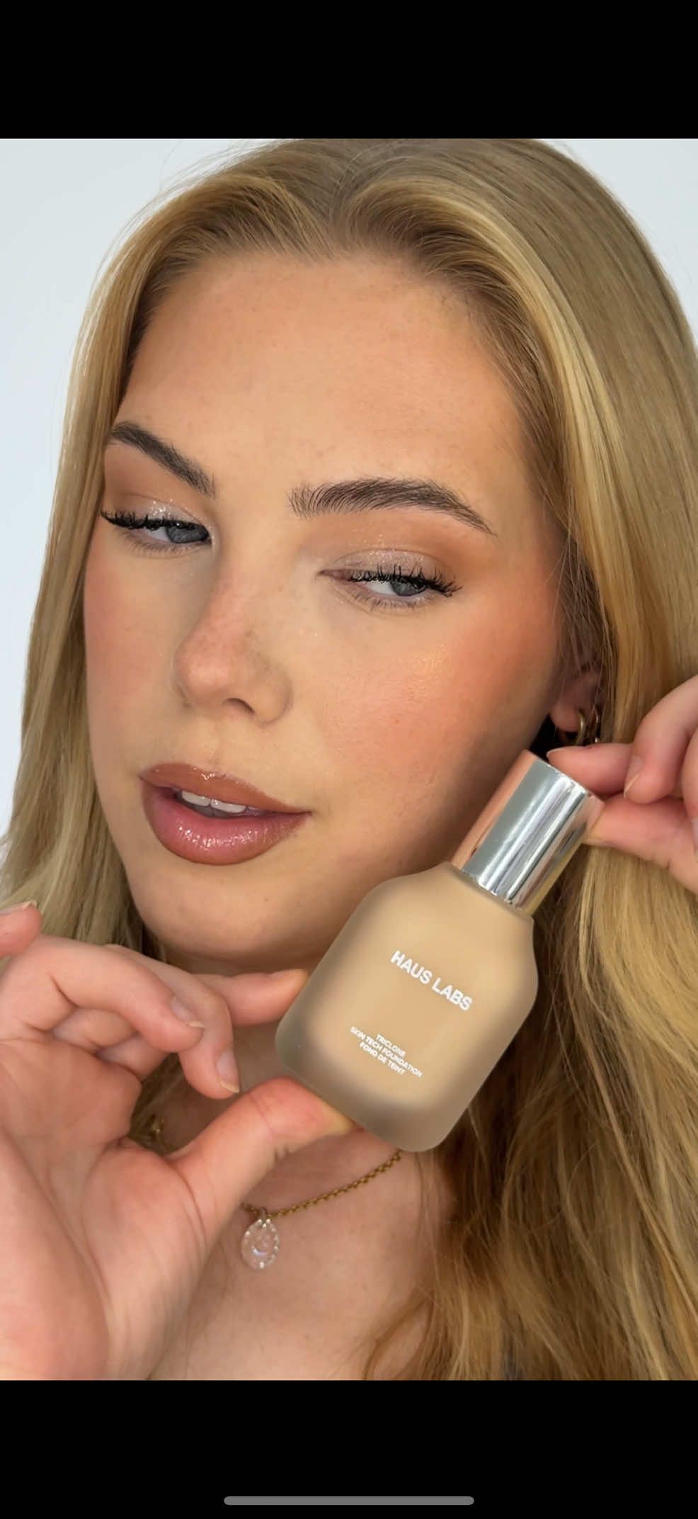 Testing the @Haus Labs by Lady Gaga Triclone Skin Tech Foundation… could this be my Wedding foundation? 👀✨ #makeup#foundation#hauslabs#makeupreview#weddingmakeup 