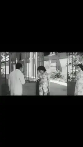 Chào các bạn! Đây là video mới của mình kể lại ngày 2/9/1945 – Bác Hồ đọc Tuyên ngôn Độc lập và ngày 19/8/1945 – Giải phóng Hà Nội. Mình cố gắng thể hiện lịch sử một cách chân thực nhất, nhưng nếu có sai sót mong các bạn thông cảm và chia sẻ để nhiều người cùng biết về những ngày hào hùng này. Cùng xem và cảm nhận không khí lịch sử, nhớ về tinh thần bất khuất của dân tộc Việt Nam nhé! Hashtag gợi ý: #Ngay2Thang9 #TuyenNgonDocLap #HaNoiGiaiPhong #BacHo #LichSuVietNam 