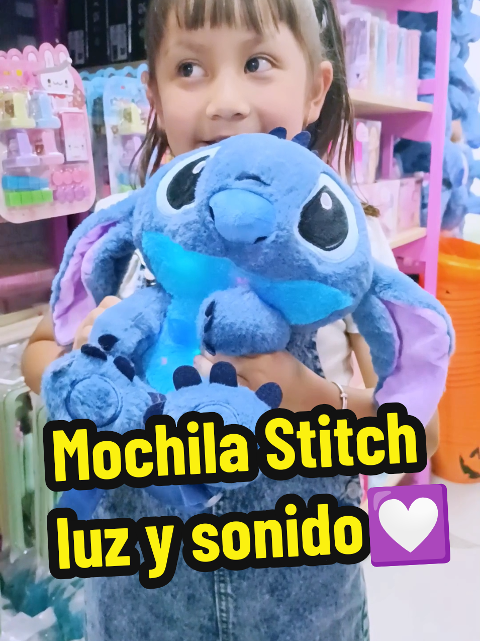 ¿Alguna vez vieron una modelo más bonita?, pues hoy les presenta la mochila de Stitch con luz y sonido💟⭐ Corran por la suya  #stitch #MochilaStitch #ventasdelcentro #lizzannz #izazaga 