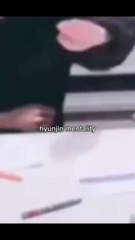 drama queen😭 4/8, whos next? #hyunjin #straykids #skz #stay #ferret 