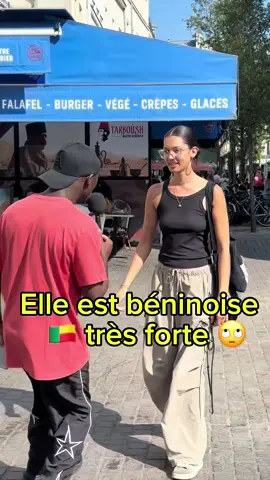Cette fille Béninoise  🇧🇯 de 16 ans est super intelligente 🙄