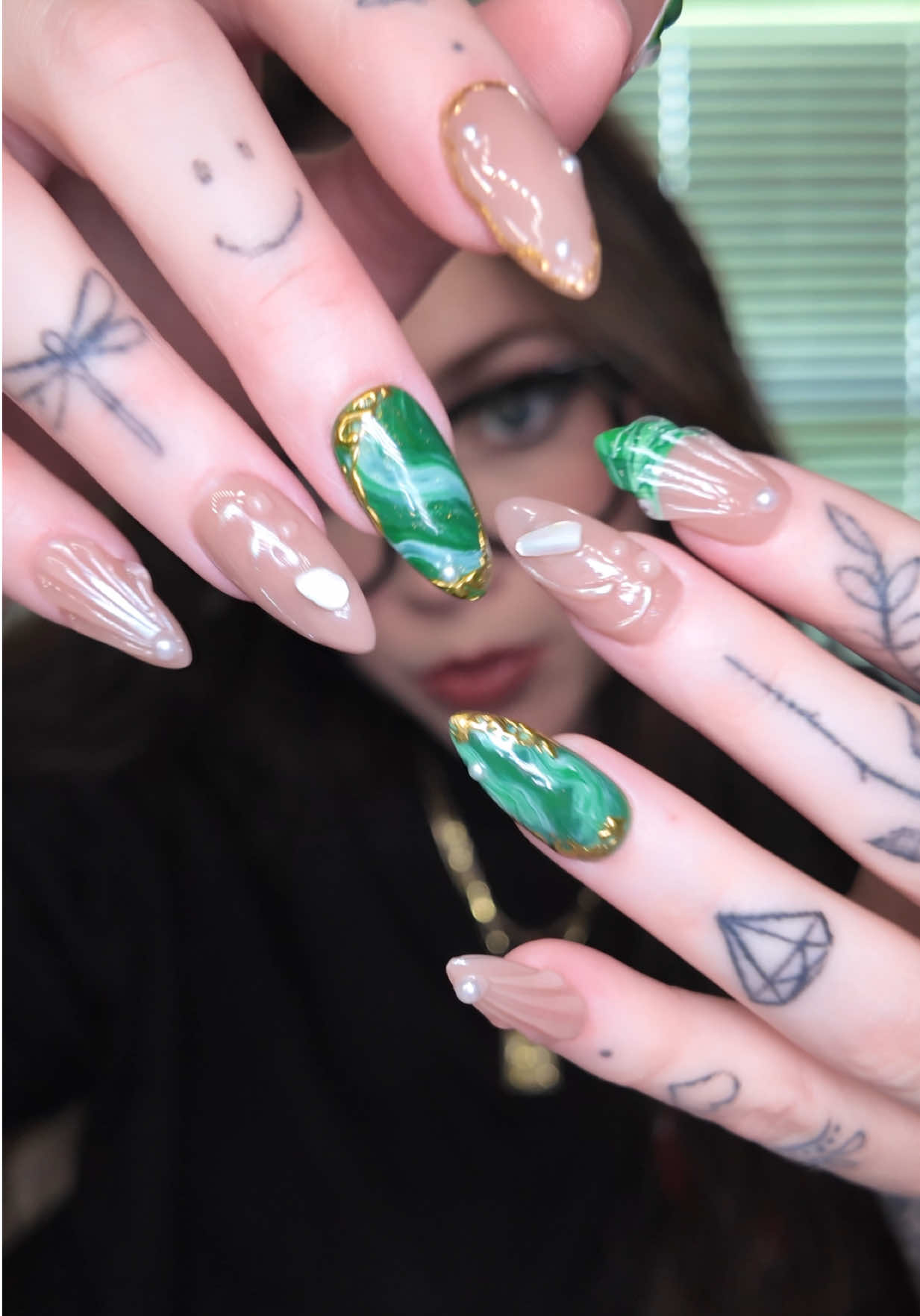 Save your money and get these $30 press ons👏🏻👏🏻 love them soo much💅🏻 @Nailphoria #pressons #pressonnails #acrylicnails #fypシ 