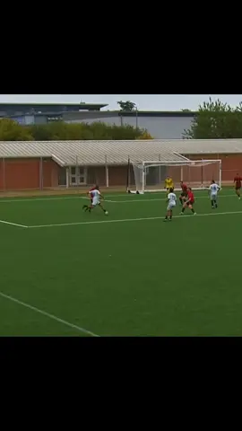 Finish was top bins🎯 ✨#fyp #footballtiktok #goals 