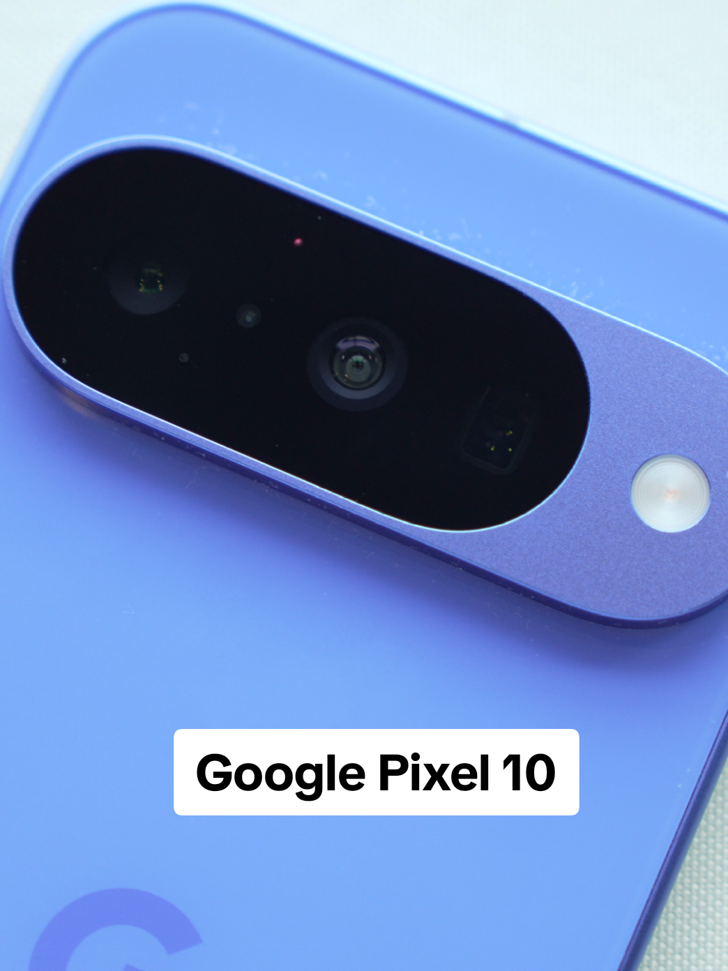 We finally have Qi2 with the Google Pixel 10 series! #tech #pixel10 #pixel10pro #googlepixel #imparkerburton 