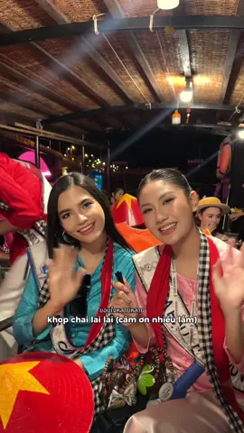 Hôm nay đoàn mình di chuyển qua Lào coi các bạn ăn gì nhennn  #NguyenHoangPhuongLinh #MissCosmoVietnam #HoaHauHoanVuVietnam #UniMedia #LearnOnTikTok 