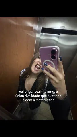 e eu to perdendo de muito 😛 #hyperdigita1 