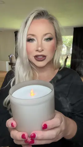 I’m so OBSESSED with this 🤩🤩🤩 #OldDiffuser #FlamelessCandleDiffuser #LifelinesflamelessCandle #lifelinesdiffuser 