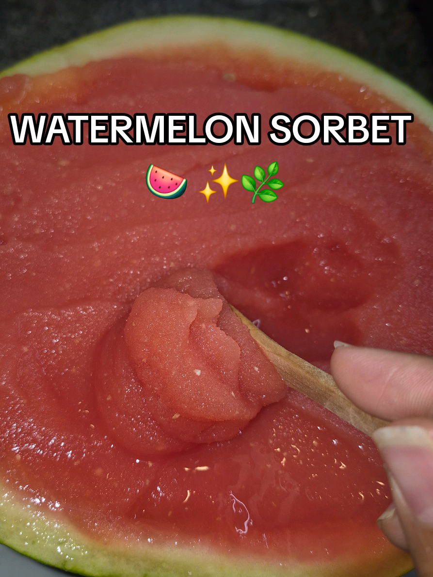 WATERMELON SORBET 🍉 ✨️ -half of watermelon (frozen) -1 lime -1/2 of lemon -1/2 cup of honey  Yall can do this with a lot of fruits!!!  #bestjonesfamily #plantbased #plantbasedrecipes #sorbet #foryoupage 