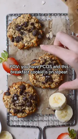 If you have sugar cravings, the best time to kick them is first thing in the morning with a high protein delicious breakfast. You are most insulin sensitive in the morning, so your body is ready to eat and metabolize! Don’t skip this window, because then the cravings, fatigue, anxiety and weight gain creep in! #pcos #pcosawareness #pcosweightloss #pcosproblems 