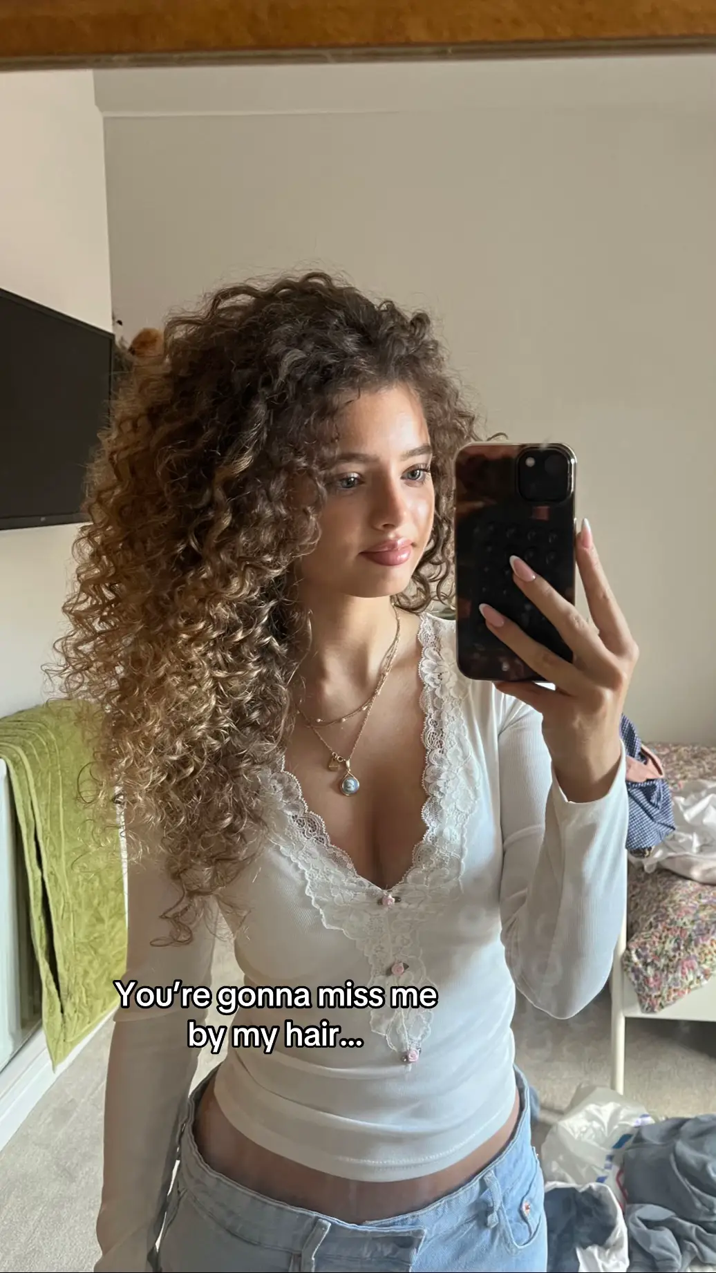 And you won’t be able to escape my hair bc it sheds everywhere🤭#curls #curlyhair #whenimgone 