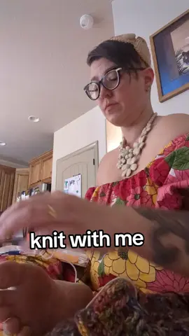 Knit with me #knit #knitting #knittersoftiktok #yarntok #fiberart 