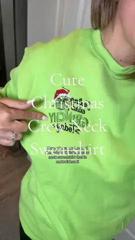 Loving my new Christmas sweatshirt ❤️ I love good affordable fashion!