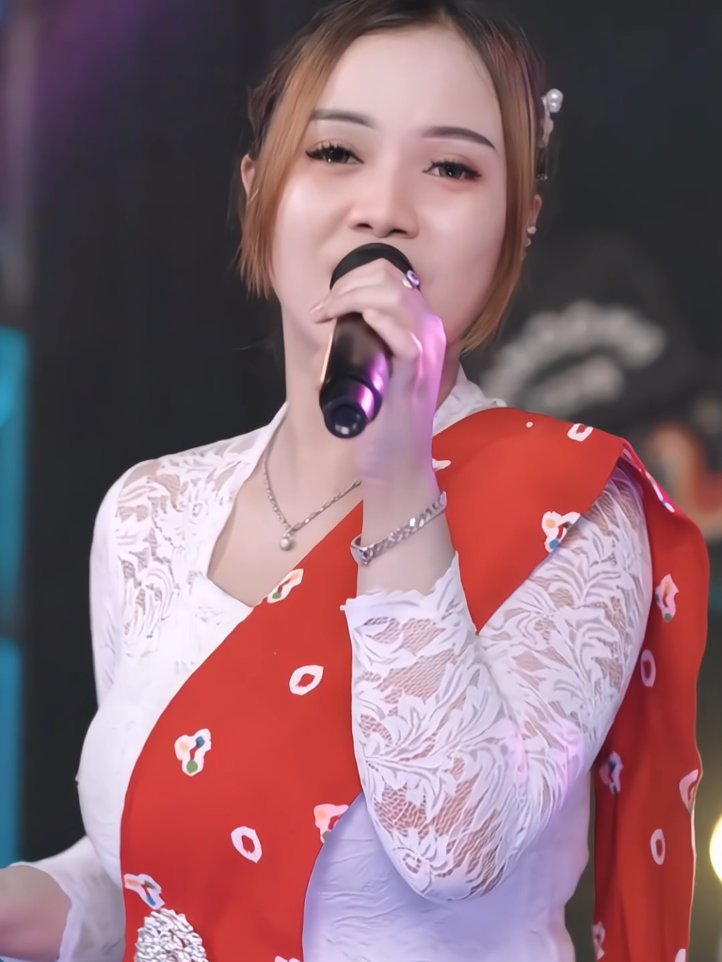 Mung Biso Nyawang - Ajeng Febria(official live music) songwriter: Adif Marhaendra source: YouTube MAESTRO MUSIC #ajengfebria #mungbisonyawang #officiallivemusic #lagujawa #trending 