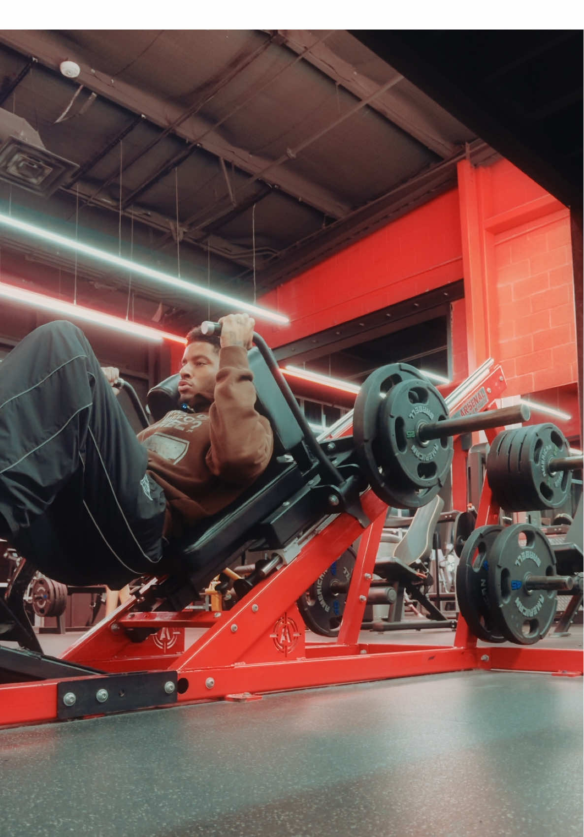 Had to test out the camera slider 🎥  What’s y’all favorite to workout? #fyp #gym #contentcreator 