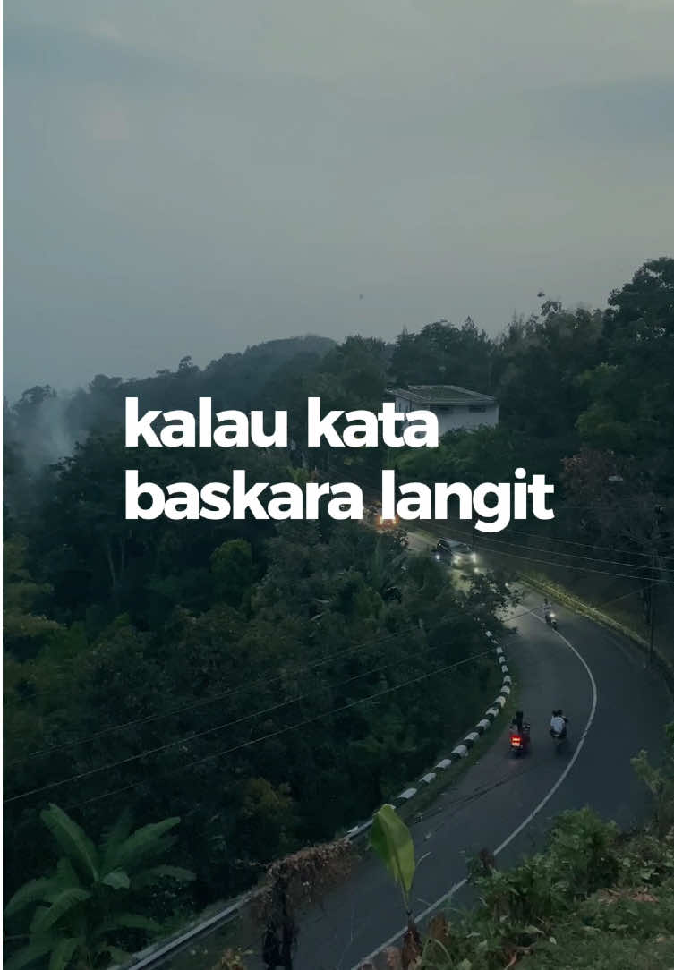 Menjadi orang tulus dan tetap baik walaupun udah sering disakitin berkali - kali itu sulit. Tetap jadi orang baik yaa…… :) #vibessad #view #pati 