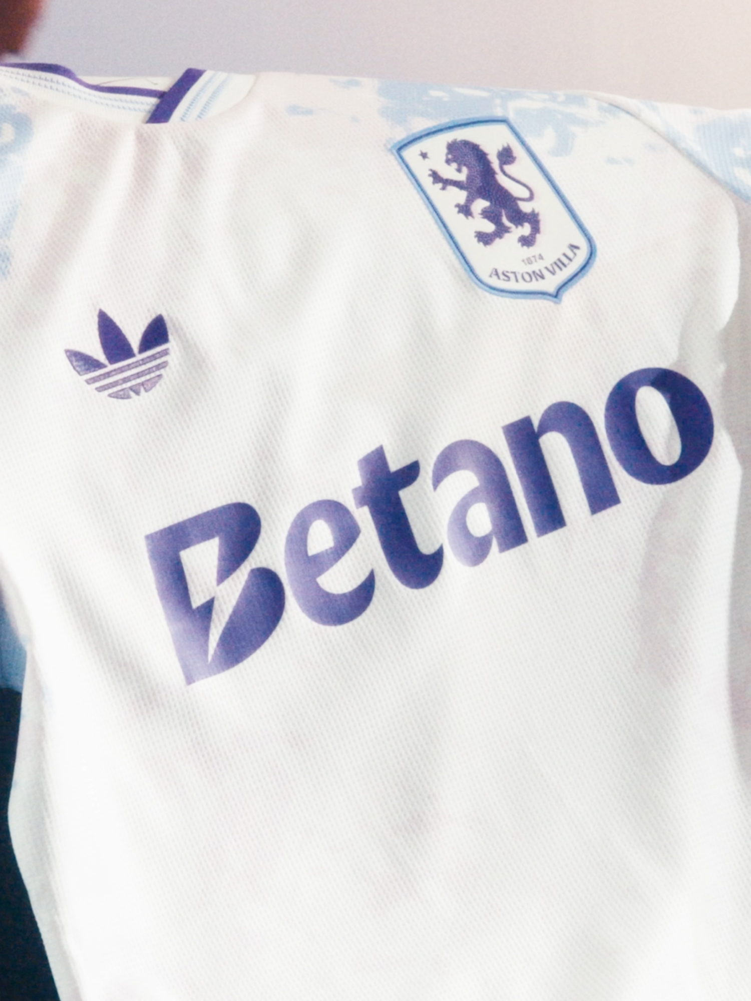 It looks ridiculously good up close 🕵️‍♂️ @adidasfootball 😍