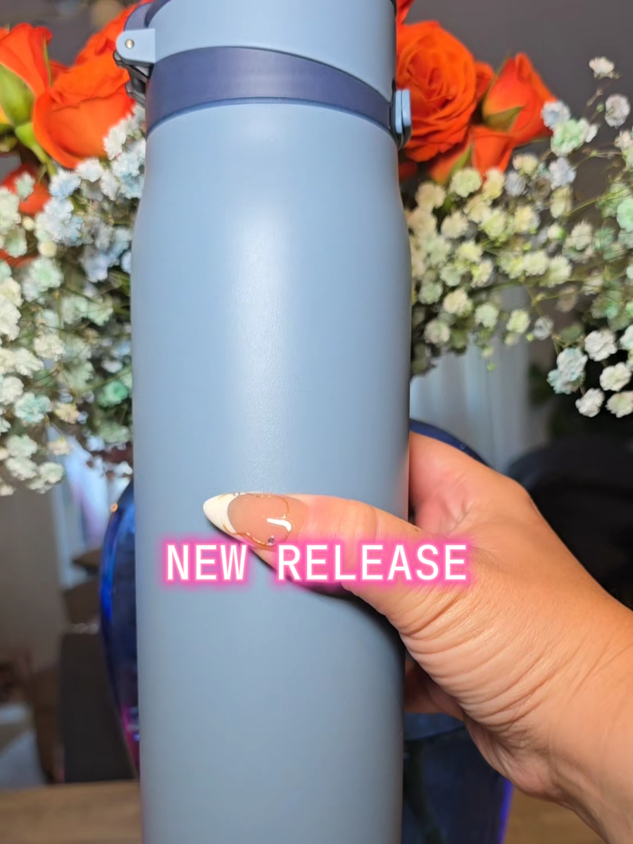 Can you be obsessed with a water bottle ? #simplemodern #waterbottle #mesaloop #tumbler #travelbottle 