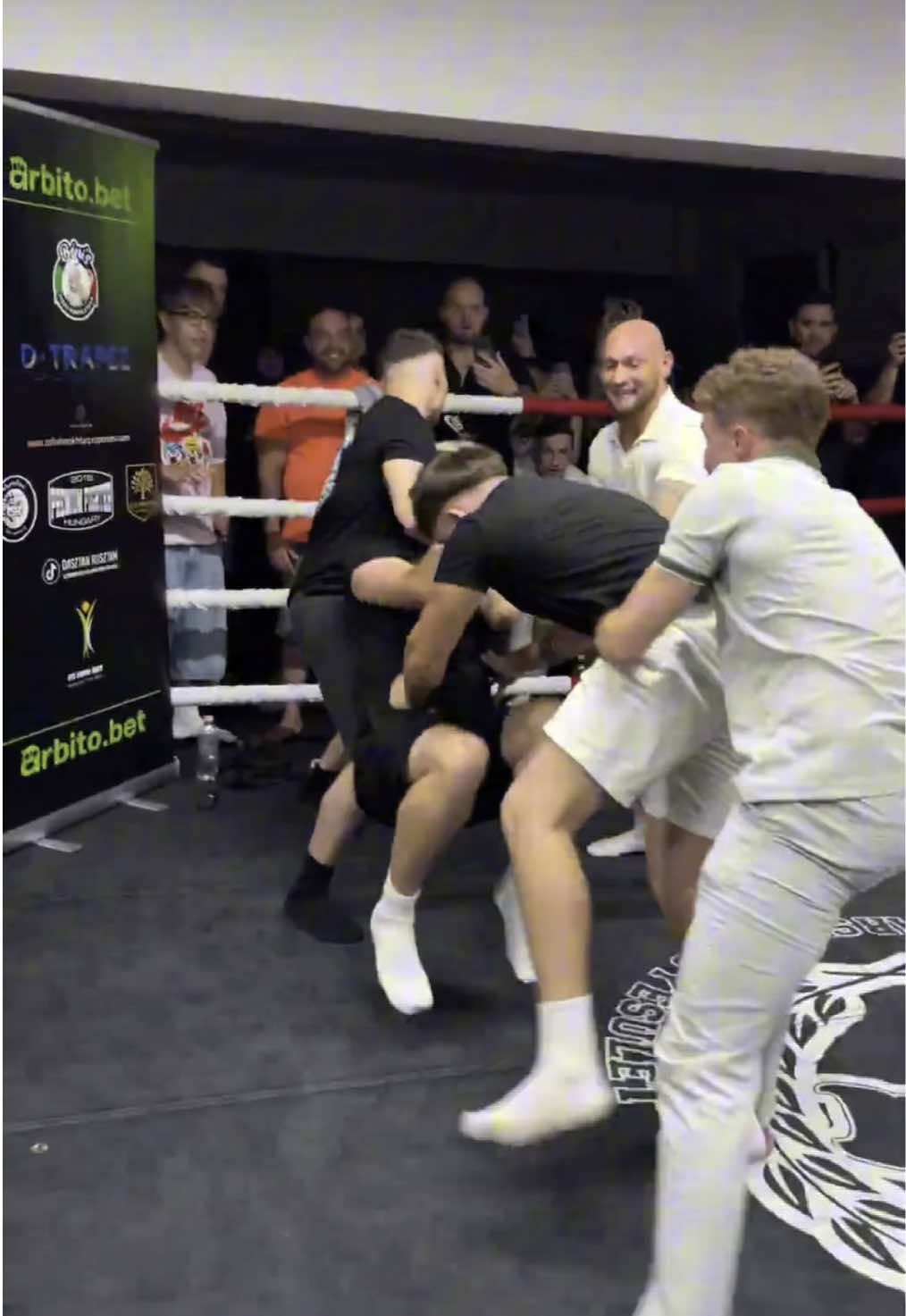 @Székely ARBITO SLAP FIGHT - pofoncsata #arbitoslapfight #arbito #Róka 