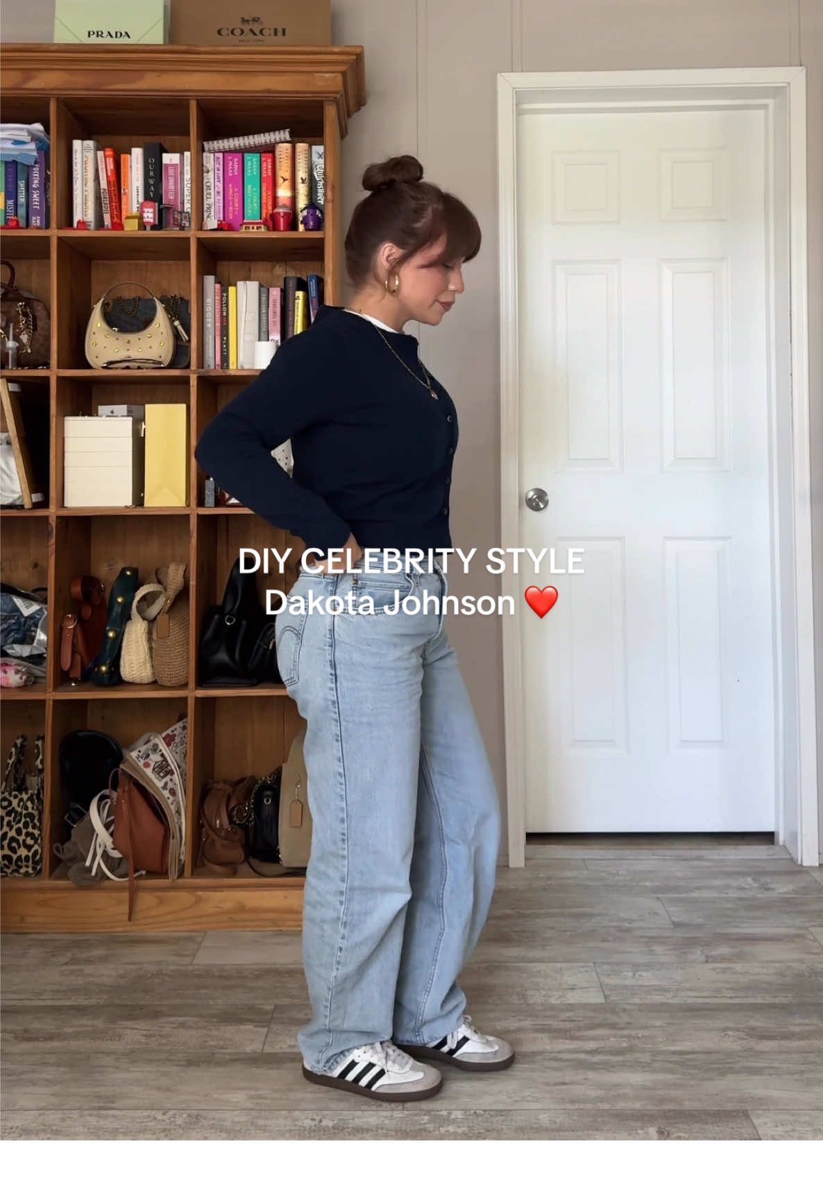 Dakota and Anne are heavy in my Pinterest scrolls right now because of the hair lol and they have such great style! We DIY this outfit i saw on there which is so cute and simple and perfect for in between summer and fall! #celebritystyle #stylingoutfits #getdressedwithme #falloutfitinspo #diystyle 