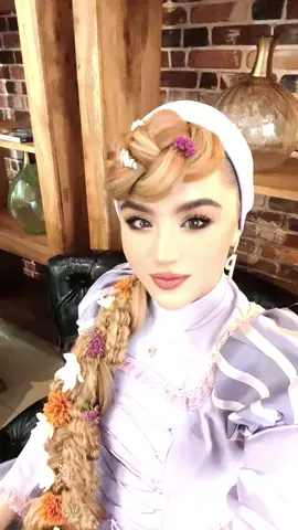 قشنگ معلومه دارم با خودم‌ حال میکنم؟😂