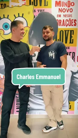 O @Charles Emmanuel é uma estrela da dublagem brasileira, daqueles que nenhuma IA conseguiria imitar! A voz cheia de personalidade dele é a versão brasileira de personagens como Rony Weasley, Ben 10, Mutano, Rigby e um montão de outros!  Qual seu personagem favorito do dublado pelo Charles?