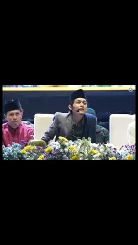 momen bersama jamaah pengajian Akbar bersama Gus iqdam di Lumajang 