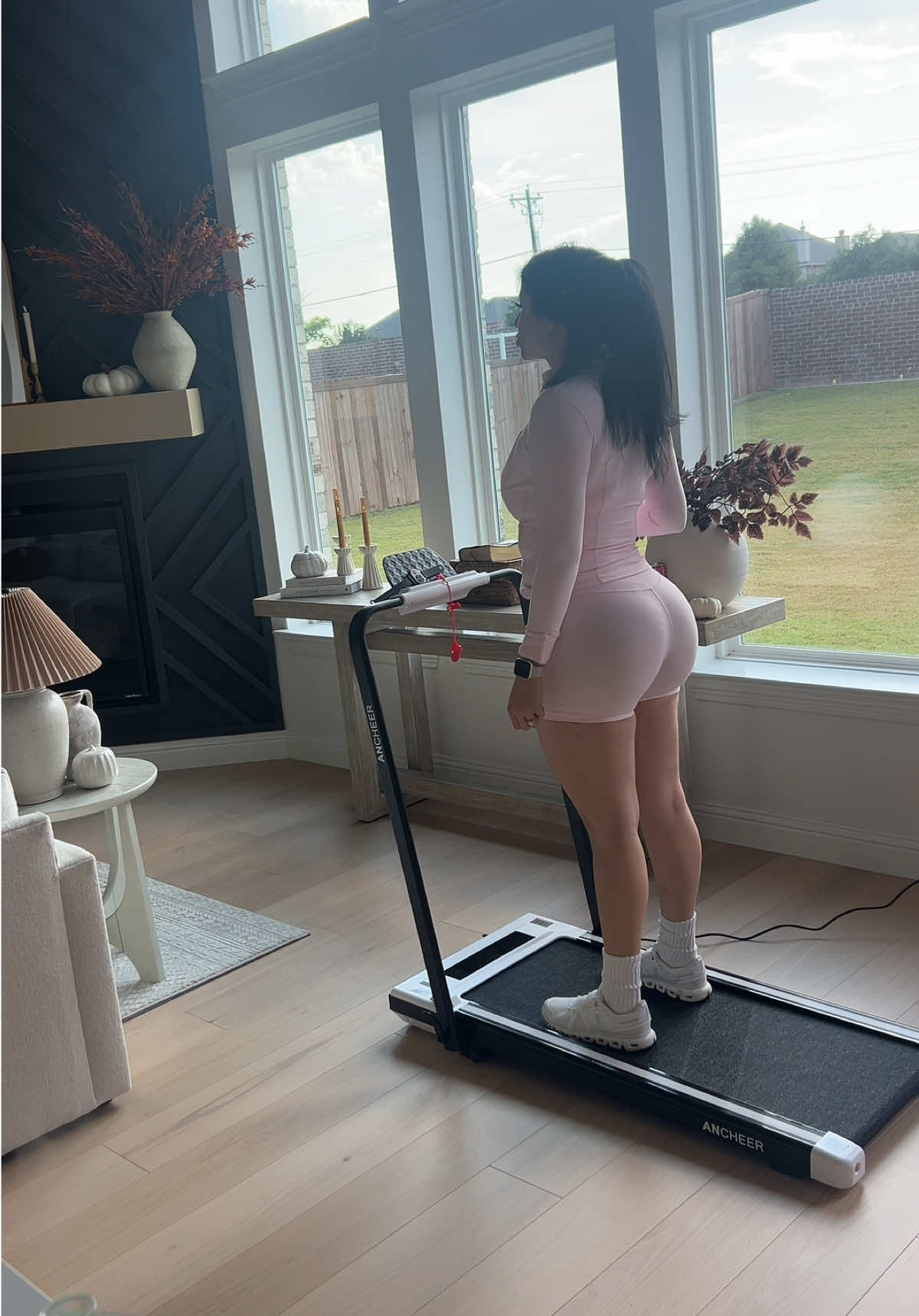 Reaching for 40 minutes next time🏃🏻‍♀️ I wanted to test this pad for running since I like to do cardio at home when I skip the gym & def runner approved! #paratii #cardioworkout #tiktokmademebuyit #GymTok #workoutroutine @ANCHEER SHOP @ANCHEER 
