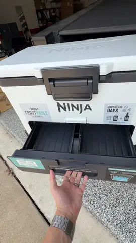 You have to check out this awesome #NinjaFrostVault  this is an awesome cooler with a dry storage!! #kahlagaming #kahlaDeals #cowsarnuggeticemaker #TikTokShopBackToSchool   