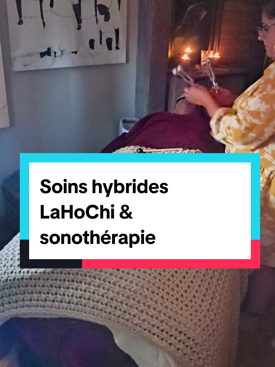 Un soin hybride LaHoChi & sonothérapie par @Geneviève Drainville C'est une bulle de douceur au cœur de l’épreuve. Chez les personnes atteintes de cancer, il n’a pas vocation à remplacer un traitement médical, mais à accompagner le corps et l’esprit vers plus de sérénité. 💫 Les bienfaits potentiels : Apaisement profond : Les vibrations sonores des diapasons et la haute fréquence du LaHoChi aident à calmer le système nerveux, réduire l’anxiété et favoriser le sommeil. Soulagement des tensions et douleurs : Les fréquences comme le 128 Hz stimulent la libération d’oxyde nitrique, favorisant détente musculaire et circulation. Renforcement énergétique : Les sons réharmonisent les chakras, soutenant la vitalité et l’équilibre intérieur. Soutien émotionnel : La combinaison des deux approches facilite le lâcher-prise, apaise les émotions et apporte un sentiment de paix intérieure. Harmonisation corps-esprit : Les sons graves ancrent et stabilisent, les sons aigus élèvent et clarifient l’esprit, pendant que le LaHoChi infuse une énergie bienveillante. 🌸 Parce que dans le parcours de soin, chaque instant de calme et de réconfort est précieux. 🌸 #chakras #sonotherapie #LaHoChi #diapasons #cancer 