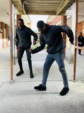 shake your body wena marnnn!!!😤🥷🏾🔥@ukhayela🫡 #fypppp #amacombo #dance #southafricatiktok🇿🇦 #viraltiktok 