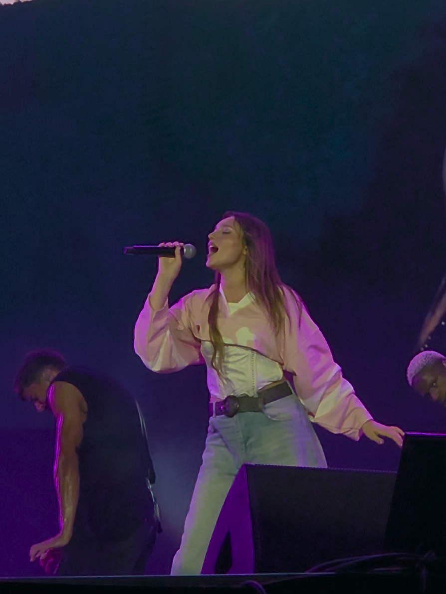 Riportatemi a quel giorno durante il live di Sarah 🫠 @.sarahtoscano.  #redvalleyfestival #sarahtoscano #amarcord 