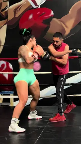 Working the liver shot with @Tillyktv . That girl can crack 🥊💥@Visionary Boxing 🥊 #glendaleaz #boxingcoach #boxingtraining #boxinggym #boxingpadwork 