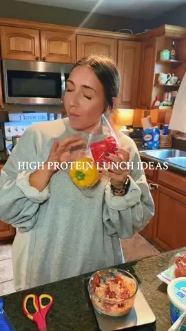 Replying to @beautybycristina1 high protein quick and easy lunch & pizza bowls are everything I could ever ask for! 🥣🍕🧀👀  #highproteinmeals #sinplemeals #highproteinlunch #lunchideas #highprotein 