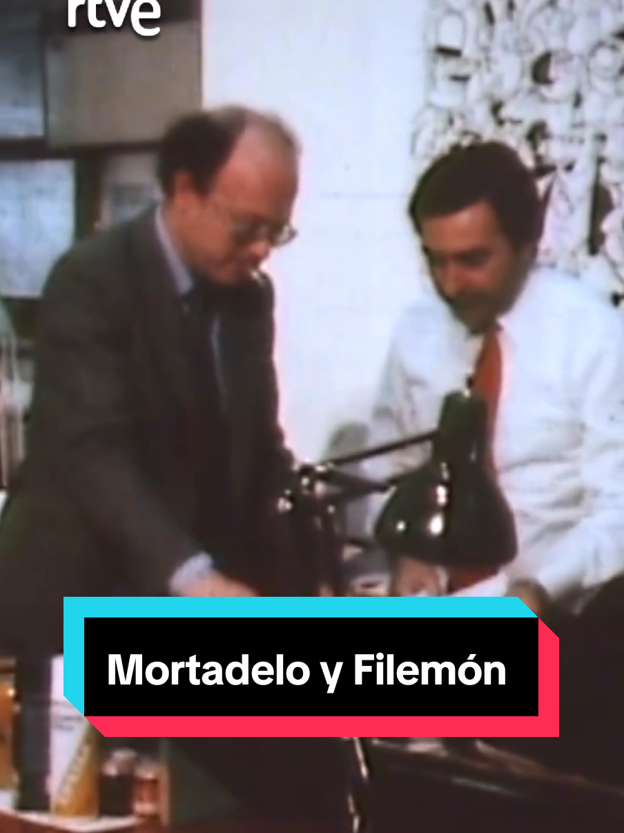 ✨️ Carlos Areces tiene el primer ejemplar donde se publica una historieta de #mortadeloyfilemon ▶️ 'lbáñez' de #imprescindibles disponible en #rtveplay  #fyp #comic 