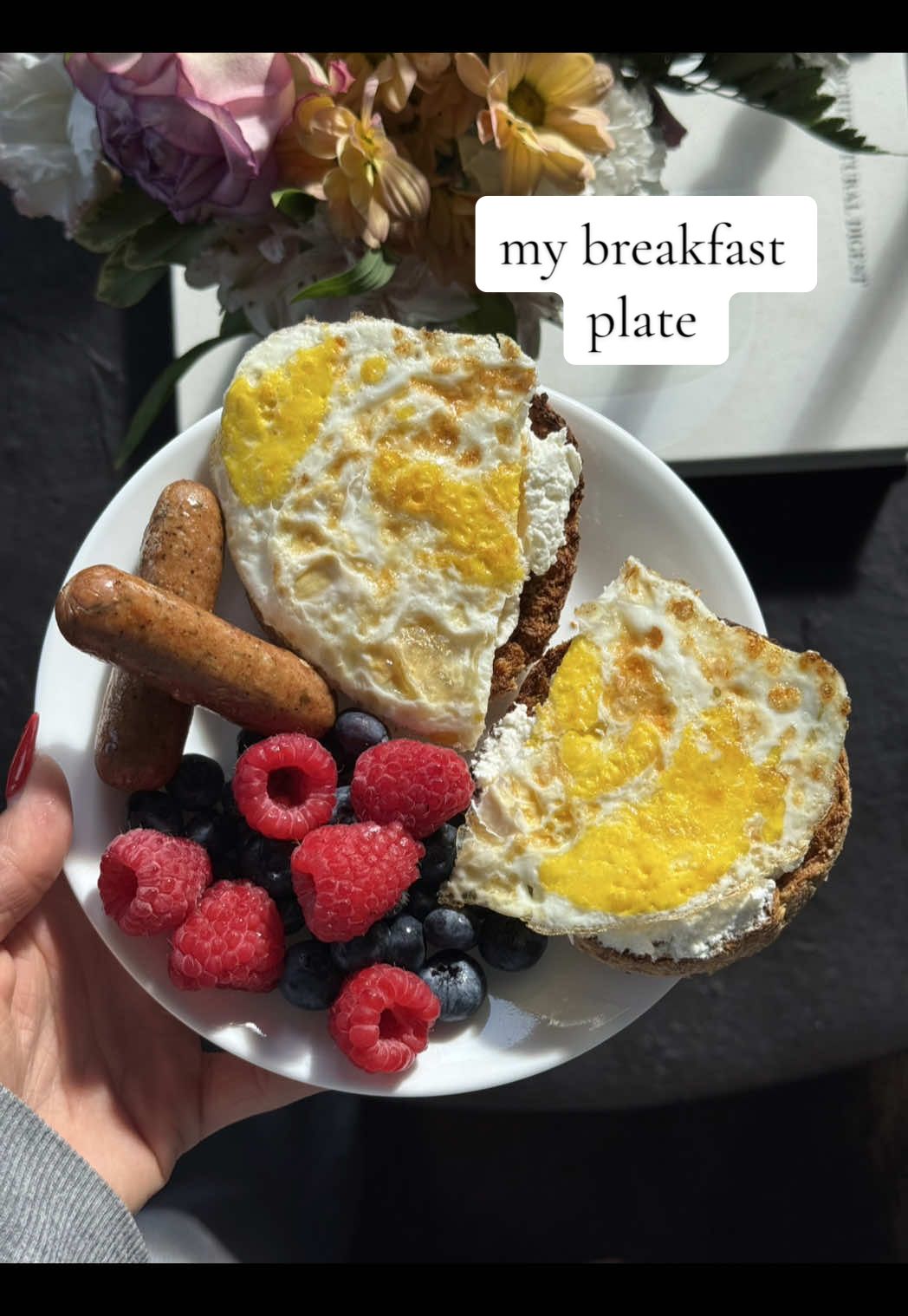 My breakfast plate 🍓1 egg, @Amylu Foods | Real Ingredients sausage, double toasted @foodforlifebaking, berries, @Lifeway Kefir farmers cheese #healthymeals #mealprep #breakfast #quickrecipes #EasyRecipe 