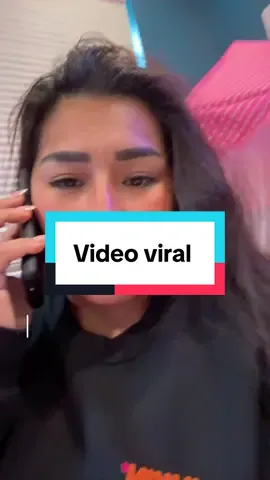 Convenciendo a mi amiga del Dunkin que haga videos conmigo 😅😅😅😅#diversion #humortiktok #videoviral #dunkindonuts 