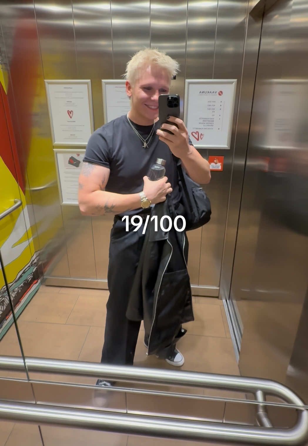 Day 19 @nikojasanttu oli Niilo22 yökyläs 😳