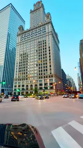 Welcome to United States of America 😍❤️🇺🇲 #unitedstates #estadosunidos #foryou #chicago #newyork  Chicago, travel Chicago, winter road trip in Chicago, scenic city winter drive, snow drive, Trump International Hotel & Tower Chicago, London House Chicago