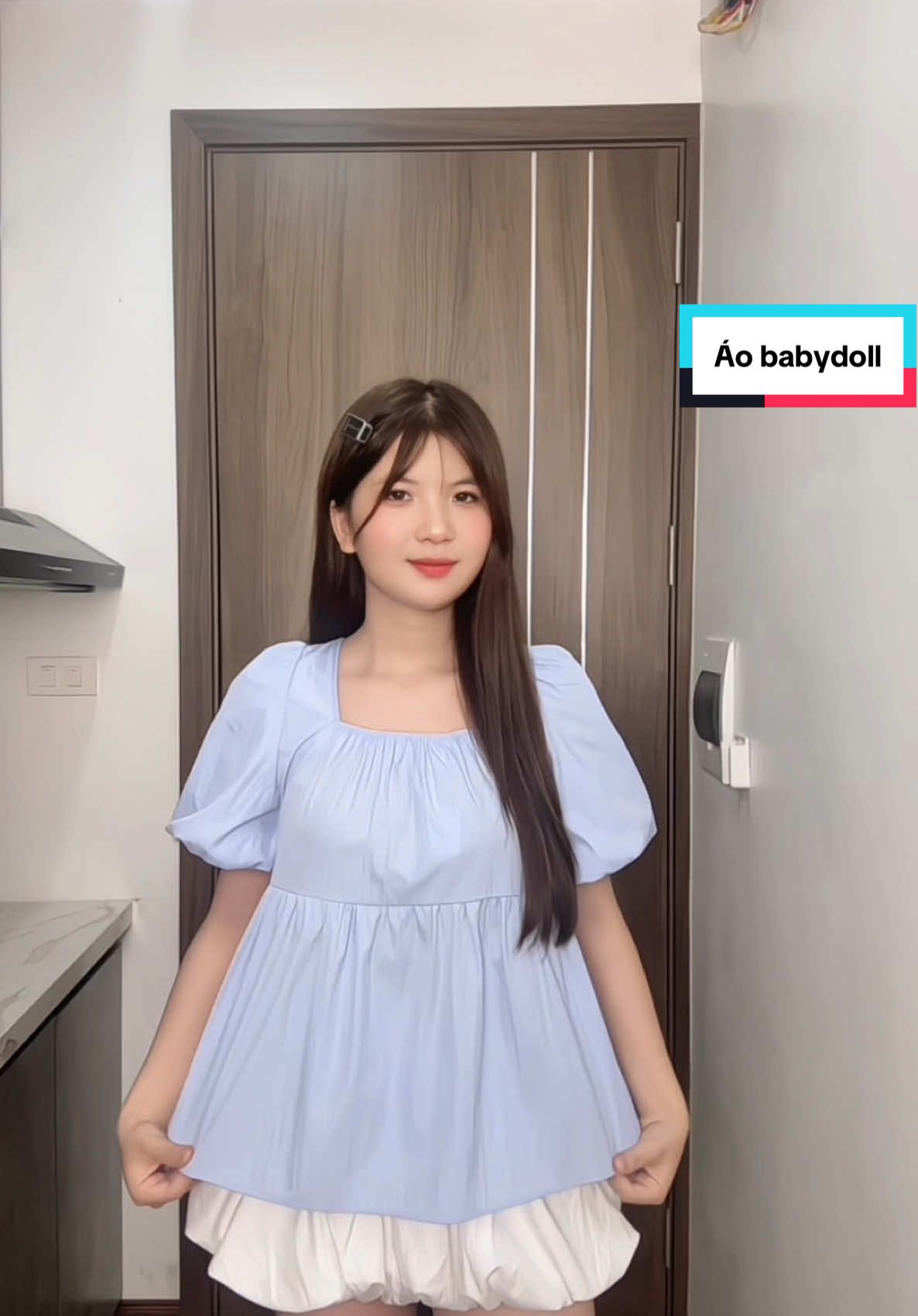 Ẻm này xinh mà dễ mặc 