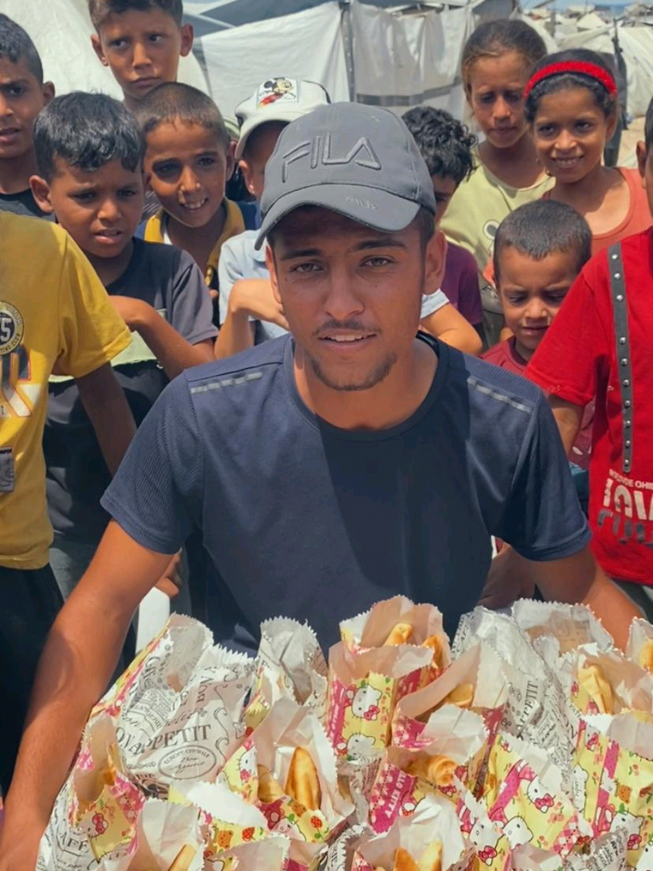 تم بحمد الله وفضله وبدعم من :Suds4Palestine  توفير أكثر 800 قطعة من معجنات الجبنه والزعتر وتوزيعها على اكثر من 150 عائله وعلى الاطفال  في مخيم النزوح بقطاع غزه  #فلسطين #gaza #explore  #عمان #البحرين 
