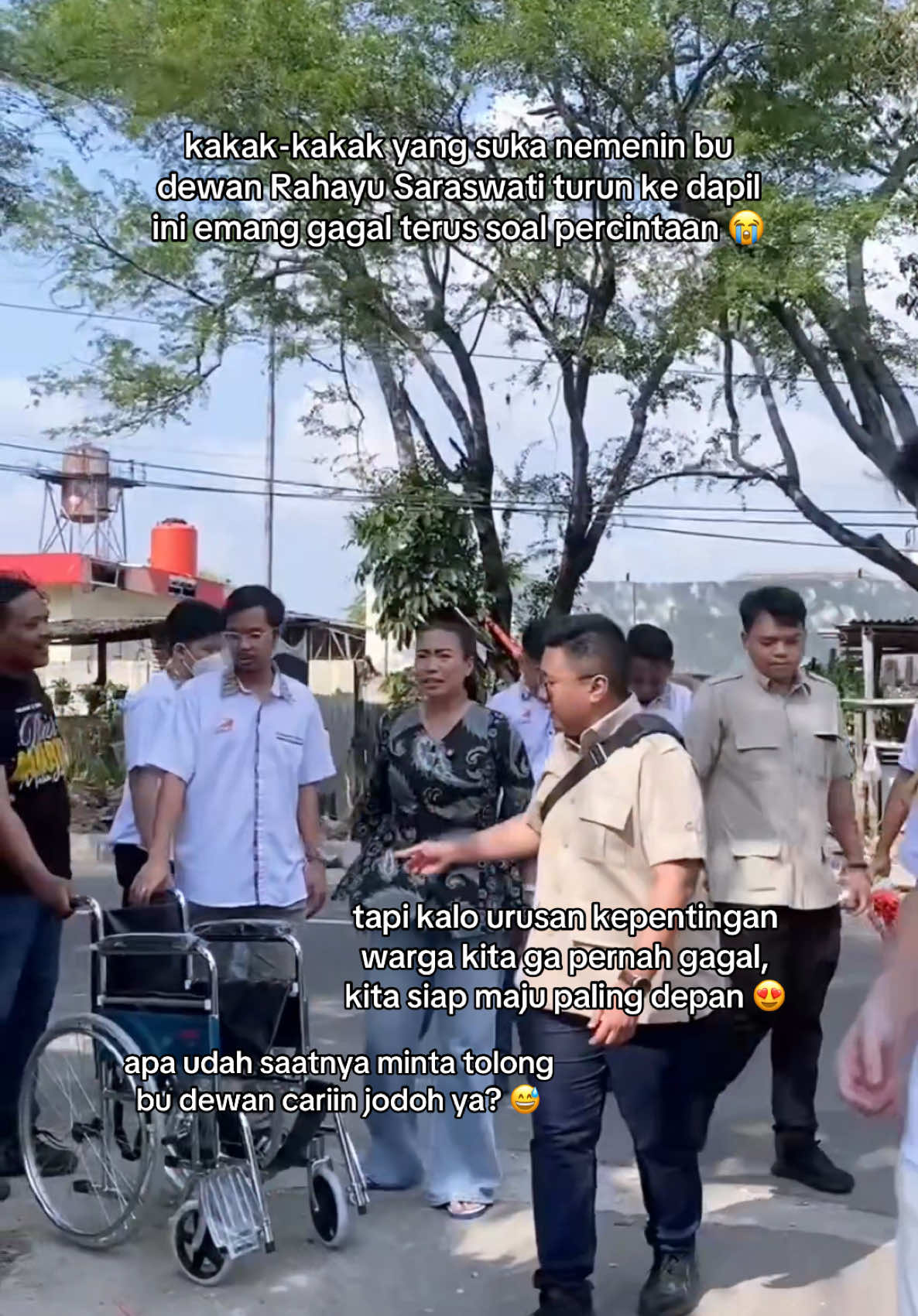 Apa mungkin jodohnya anak Pak RT atau Pak RW ya? 😅 #CapCut #rahayusaraswati #gerindra #jakartautara #jakartabarat 