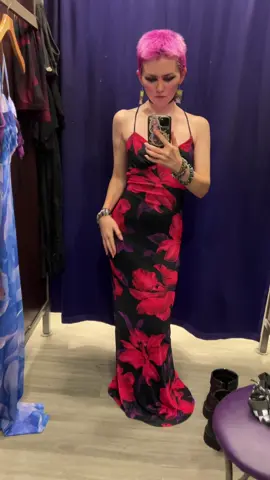 I LOVE the first dress, if I wasn’t saving up for stuff I’d 1000000% get it 